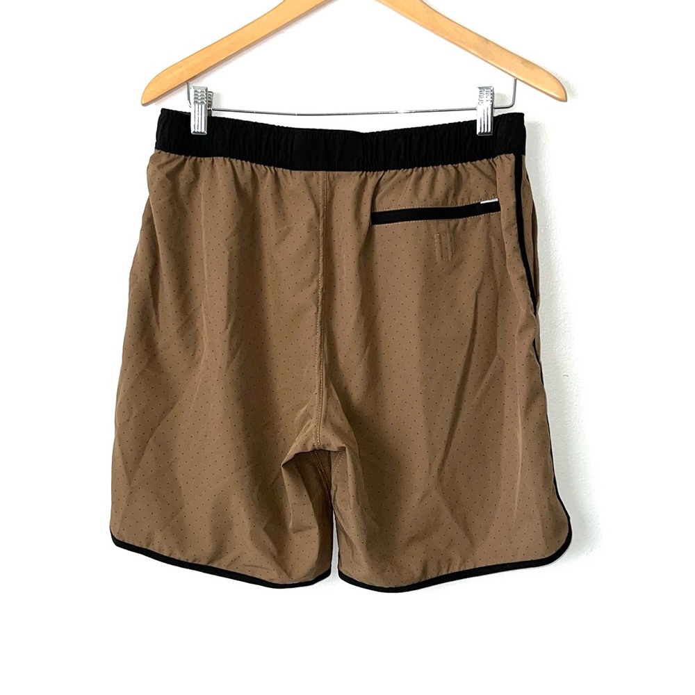Vuori Men’s Banks Shorts Large NWOT - Picture 2 of 7